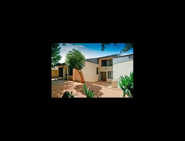 3 BEDROOM TOWNHOUSE FOR SALE IN BRUMA